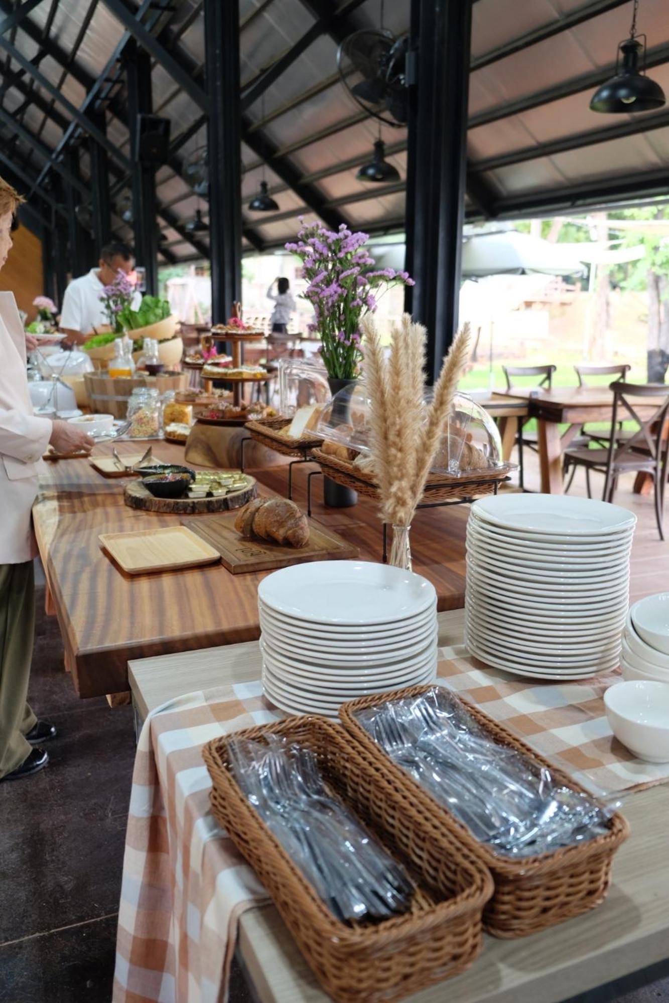 Punn Hotel Korat Nakhonratchasima Eksteriør billede